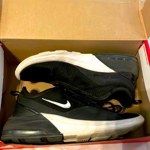 Nike air motion twos size 8.5